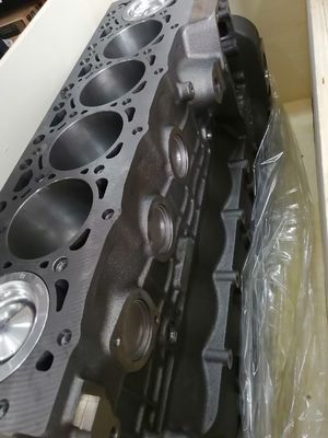 6754-21-1310 6754-21-1017 s6d107 qsb6.7 ซิลินเดอร์บล็อกการประกอบสําหรับ KOMATSU CUMMINS pc200-8 R225-9จีน คุณภาพสูงใหม่